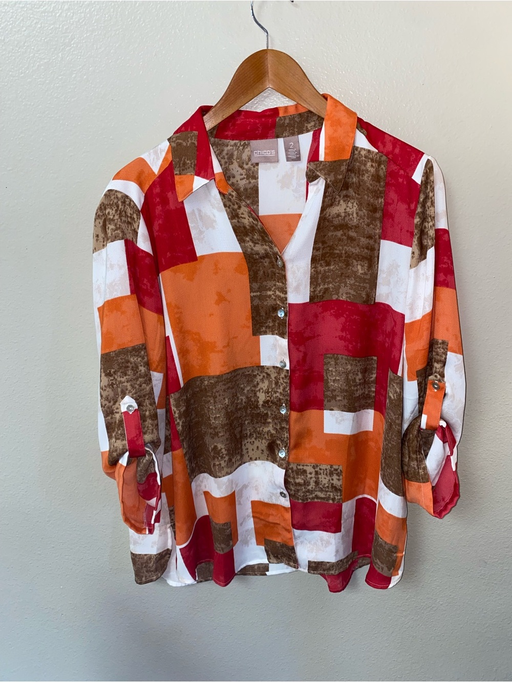 Chico's Abstract Geometric Patchwork Roll-Tab Sleeve Blouse Size 2 (large)